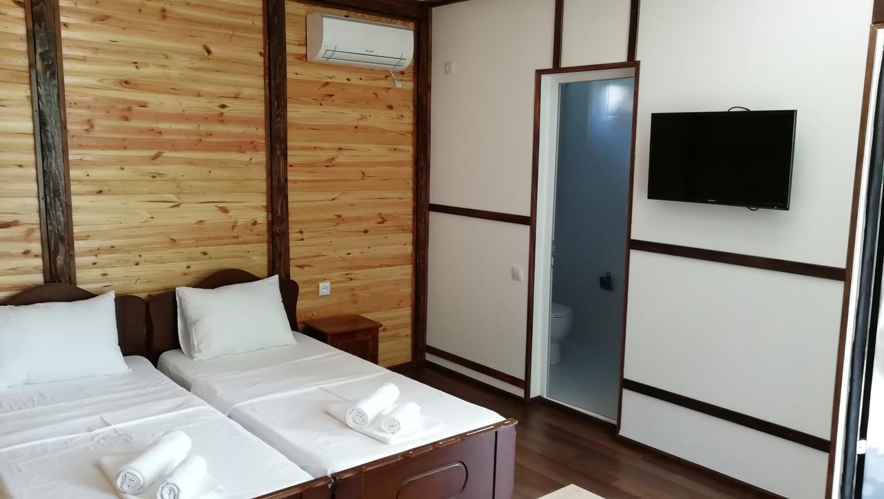 Sister'S Warm Guest House Batoumi Extérieur photo